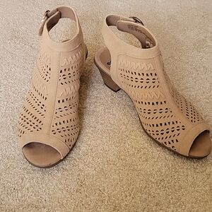 Earth peep toe sling back sandals 8M